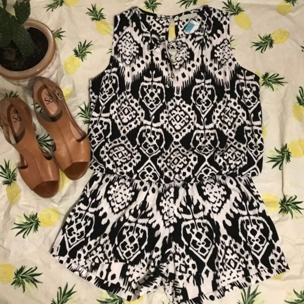{santiki} b & w romper